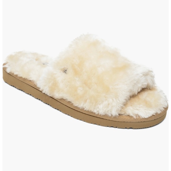 ⭐️NEW⭐️ Minnetonka Faux Fur Sandals / Slippers - Picture 2 of 4